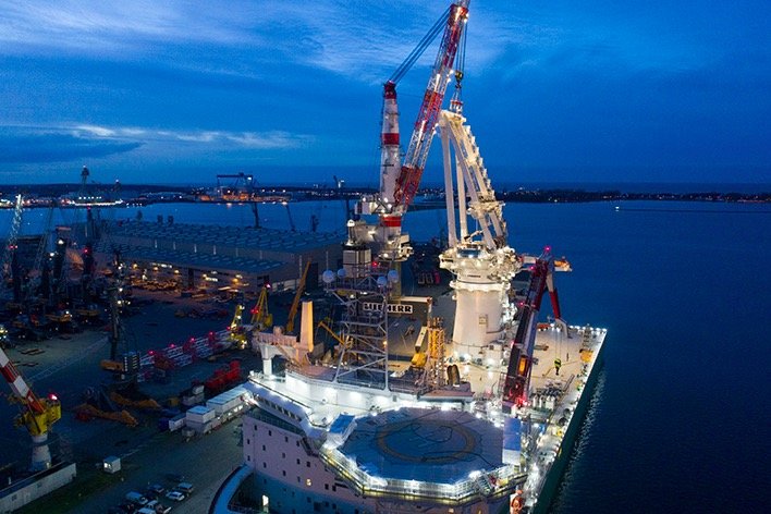 Heavy Lift Crane HLC 295000 erreicht nächsten Meilenstein